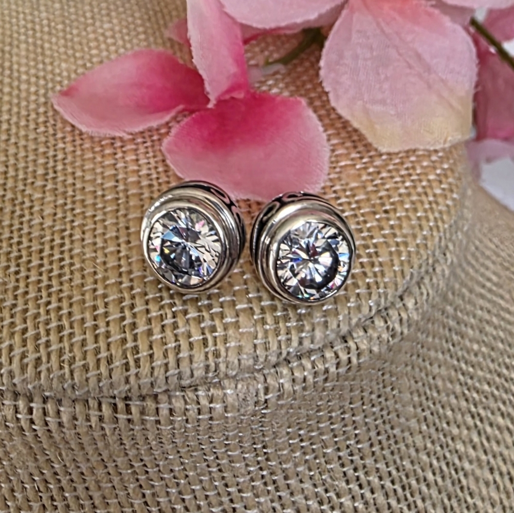 Silpada P1232 Sterling Silver scroll Bezel CZ Earrings
